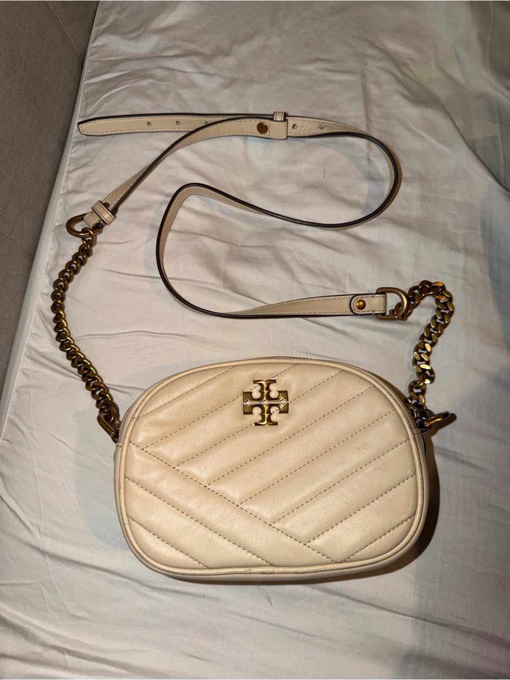 Tory Burch Quilted Camera Crossbody in Cream with Gold Hardware